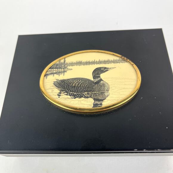 Vintage Barlow Loon Duck Scrimshaw Style Etching Medallion on Black Metal Box - Picture 2 of 8